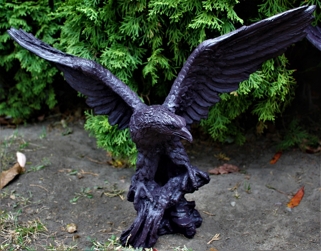 Купить в орле с доставкой. Орел для сада скульптура. Фигура орла для сада. Садовая фигура Орел. Скульптура Орел с расправленными крыльями.