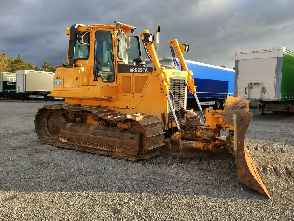TD-15 DRESSTA nie ( CAT D6 D5 Komatsu Liebherr )