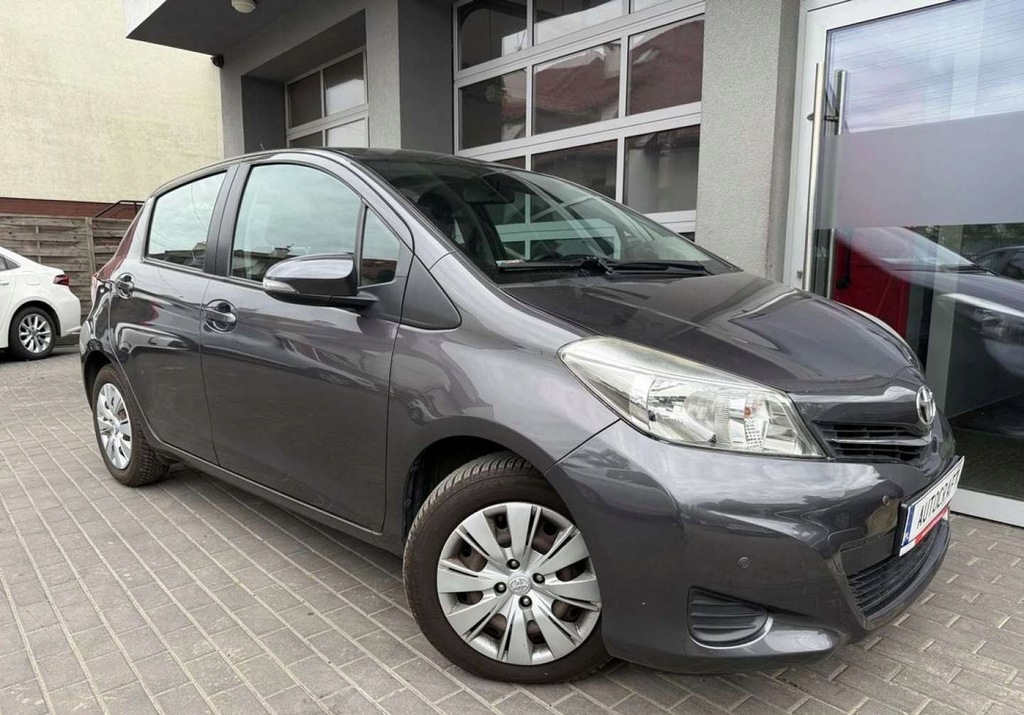 Toyota Yaris Automat, salon Polska, 54 tys km, kamera cofania 1.3 Benzyna