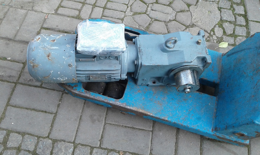 silnik elektryczny 1,1 kw motoreduktor 30 obr