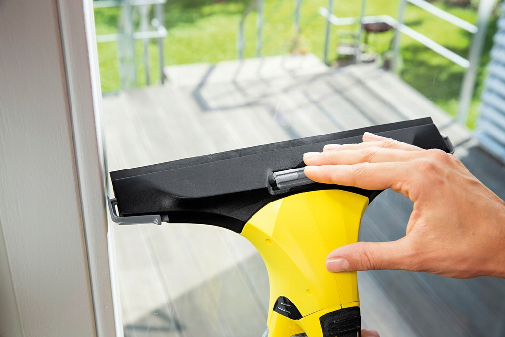 Купить МОЕЧНАЯ МАШИНА ДЛЯ ОКОН KARCHER WV5 МОЩНАЯ АККУМУЛЯТОРНАЯ + 500 РМ.: отзывы, фото, характеристики в интерне-магазине Aredi.ru