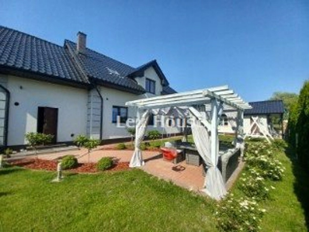 Dom, Goleniów (gm.), 206 m²
