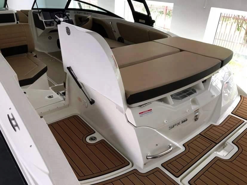 Купить Sea Ray 230 SPXE 2019, малый пробег, назначение, 300 л.с.: отзывы, фото, характеристики в интерне-магазине Aredi.ru