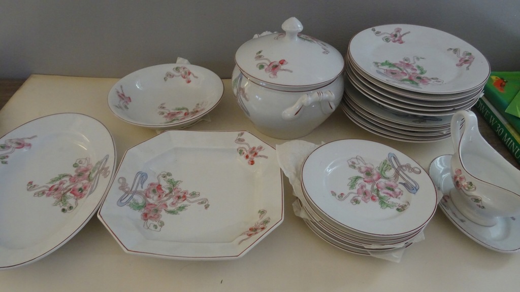 PIEKNIE WYKONANY KOMPLET PORCELANY SYGN AUSTRIA