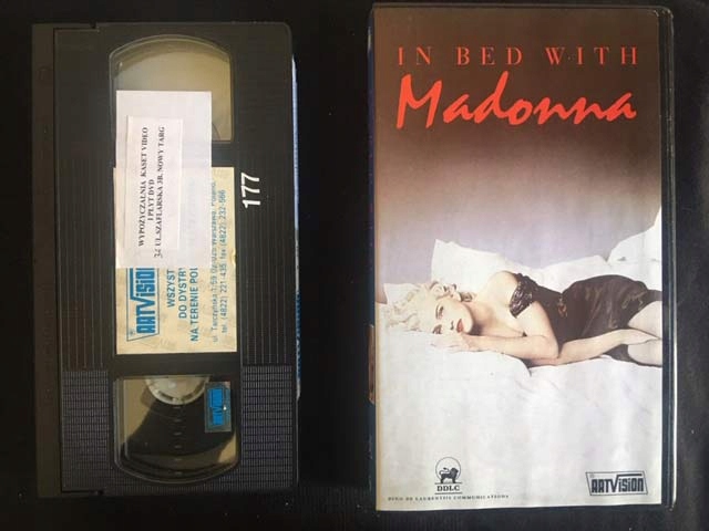 W ŁÓŻKU Z MADONNĄ 1991 VHS RARYTAS