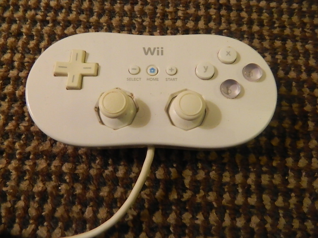 ORYGINALNY KONTROLER PAD Wii CLASSIC