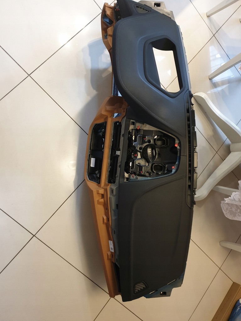 Deska kokpit Hud Up skóra BMW G30 G31 kolor Cognac