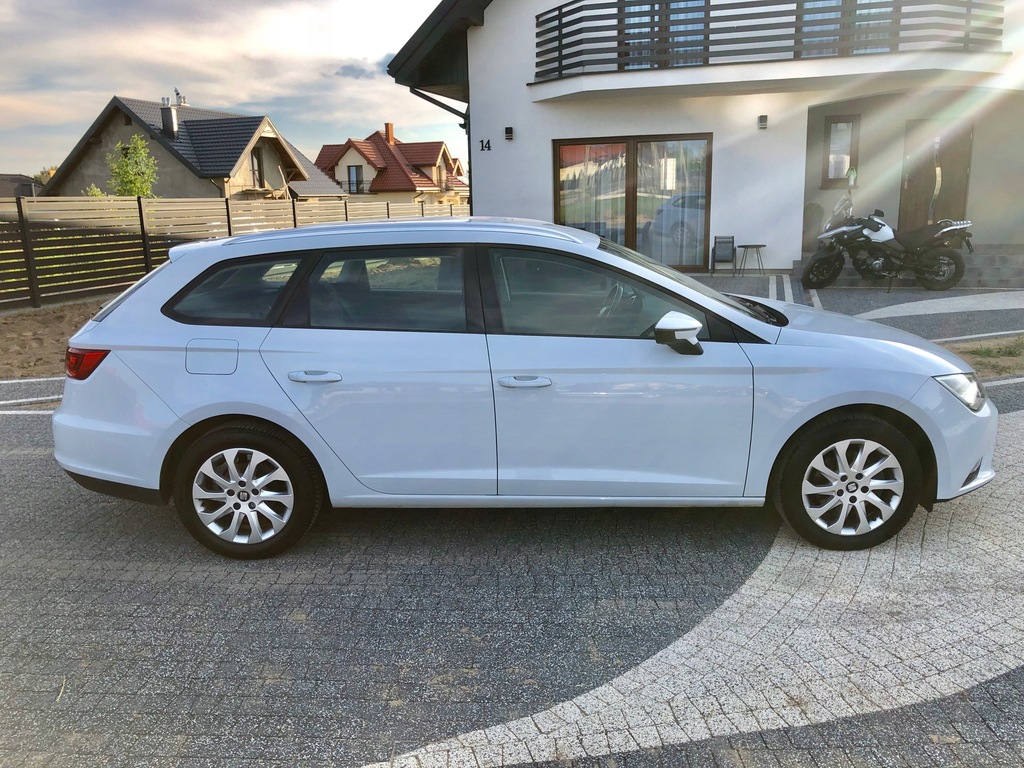 Купить ШОУ-РУМ PL LEON TDI 150KM FULL LEDx2 ALU PEARL WHITE: отзывы, фото, характеристики в интерне-магазине Aredi.ru