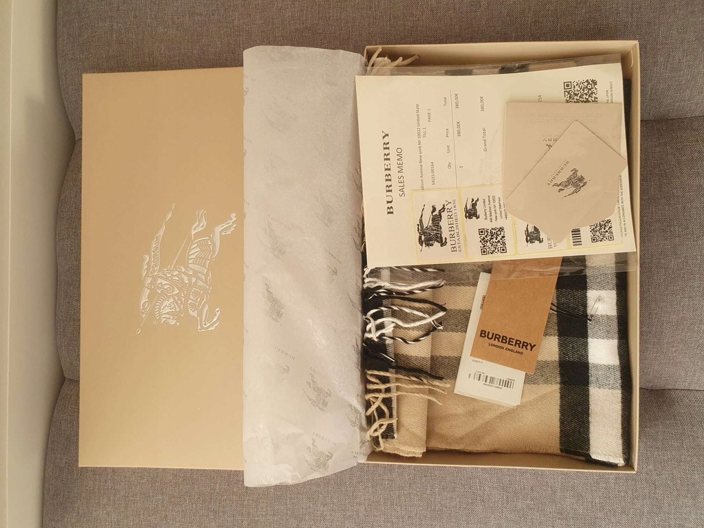 Burberry 444 madison avenue 90s top