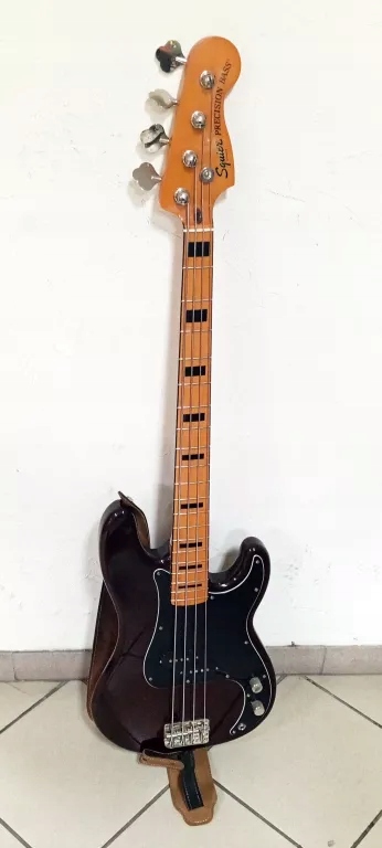 GITARA SQUIER PRECISION BAS