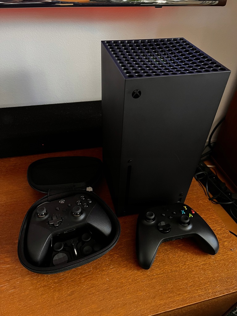 Konsola Xbox Series X + Pad Elite v2 - 13093681739 - oficjalne archiwum