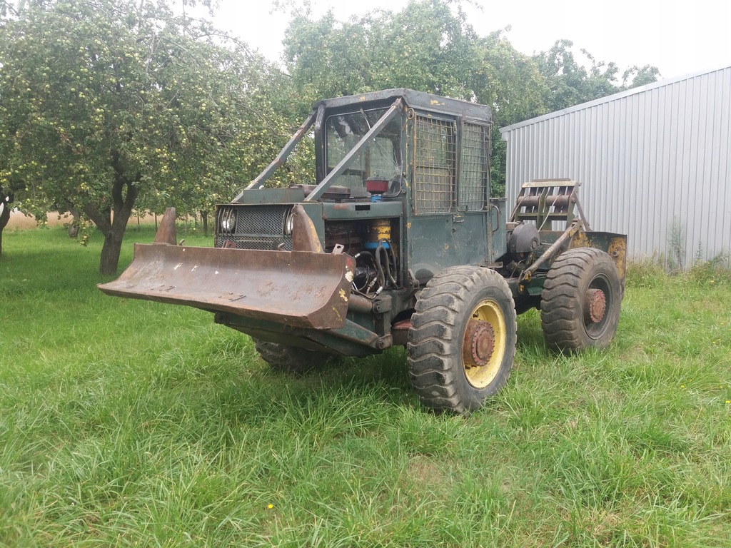 CIĄGNIK LEŚNY LKT 81 STANDARD ZRYWKOWY CIĄGNIK