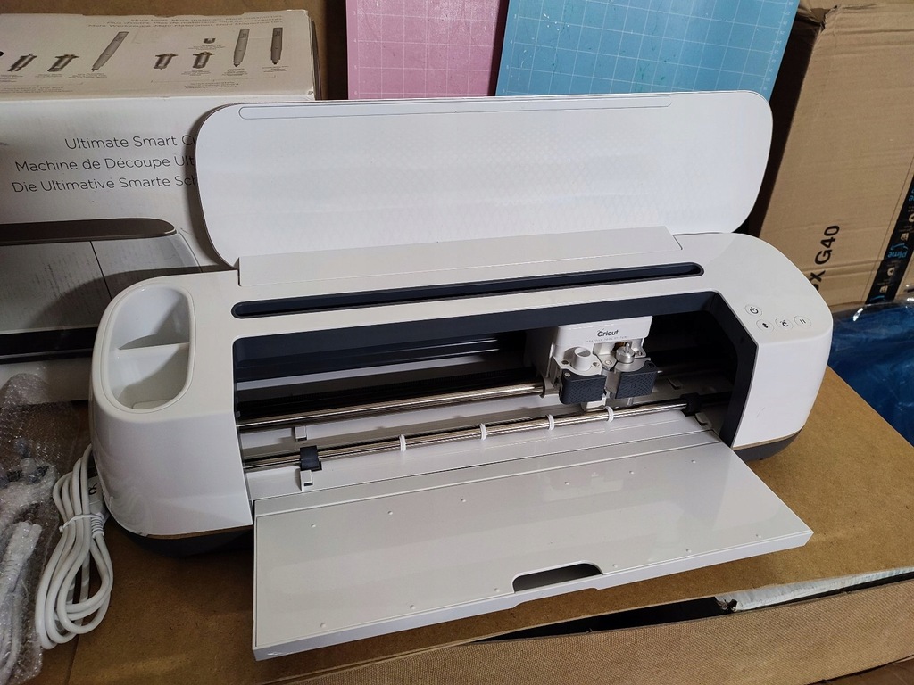 Купить CRICUT Maker режущий плоттер, бумага, фольга, ткани: отзывы, фото, характеристики в интерне-магазине Aredi.ru