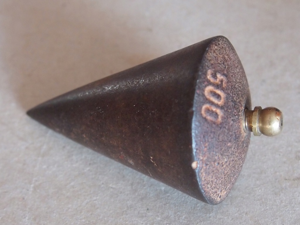 Pion - stare narzędzie murarza.