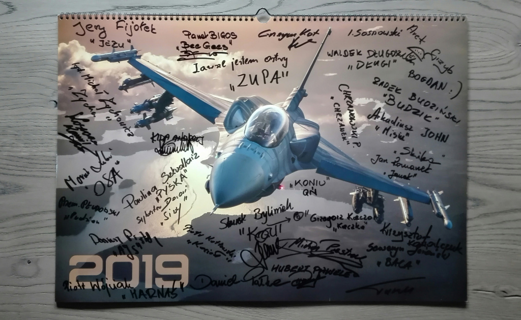 Kalendarz Lotniczy 2019 z podpisami pilotów!!!
