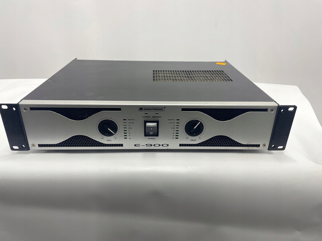 Wzmacniacz OMNITRONIC E-900