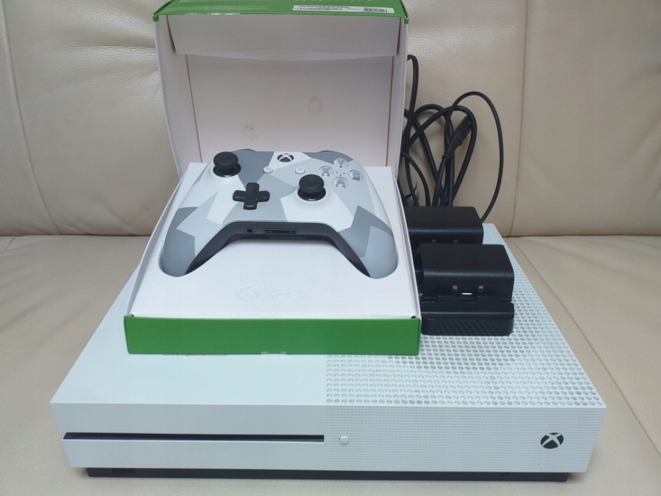 Konsola MICROSOFT XBOX ONE S 1TB