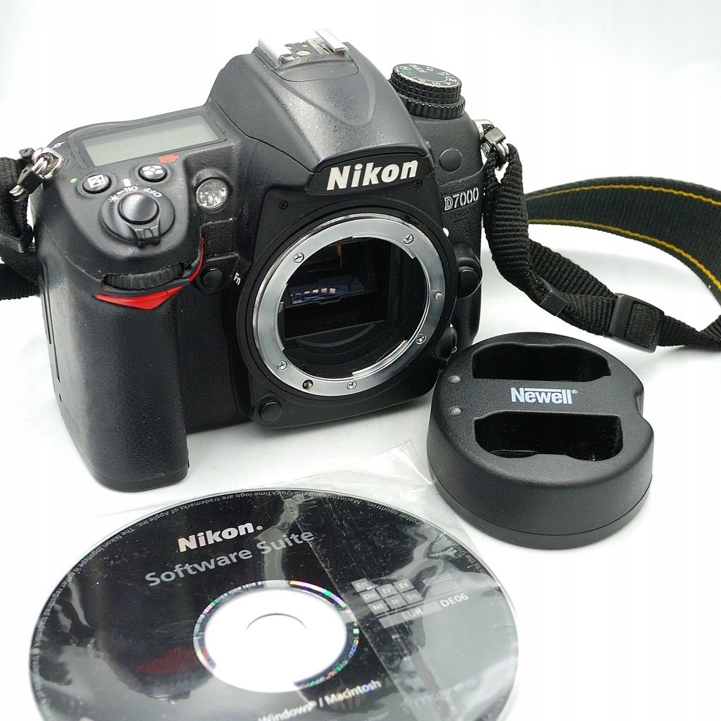 Aparat cyfrowy Nikon D7000 BODY + pasek