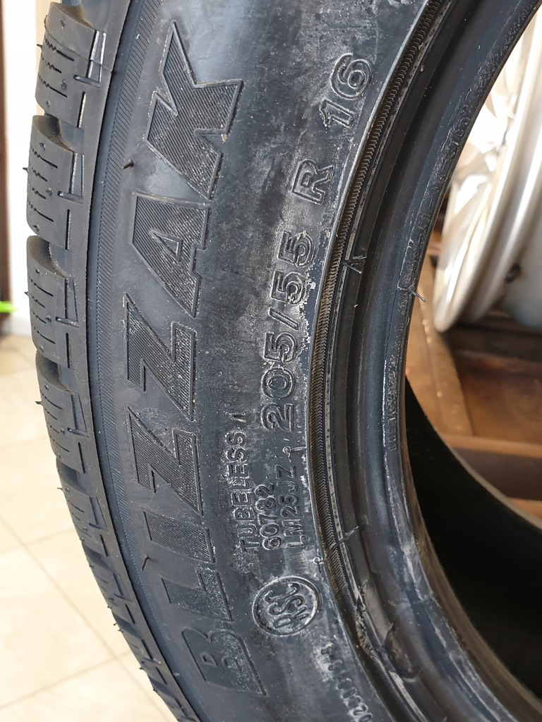 Купить 4 шины Bridgestone Blizzak LM-25 ЗИМНИЕ 205/55R16: отзывы, фото, характеристики в интерне-магазине Aredi.ru