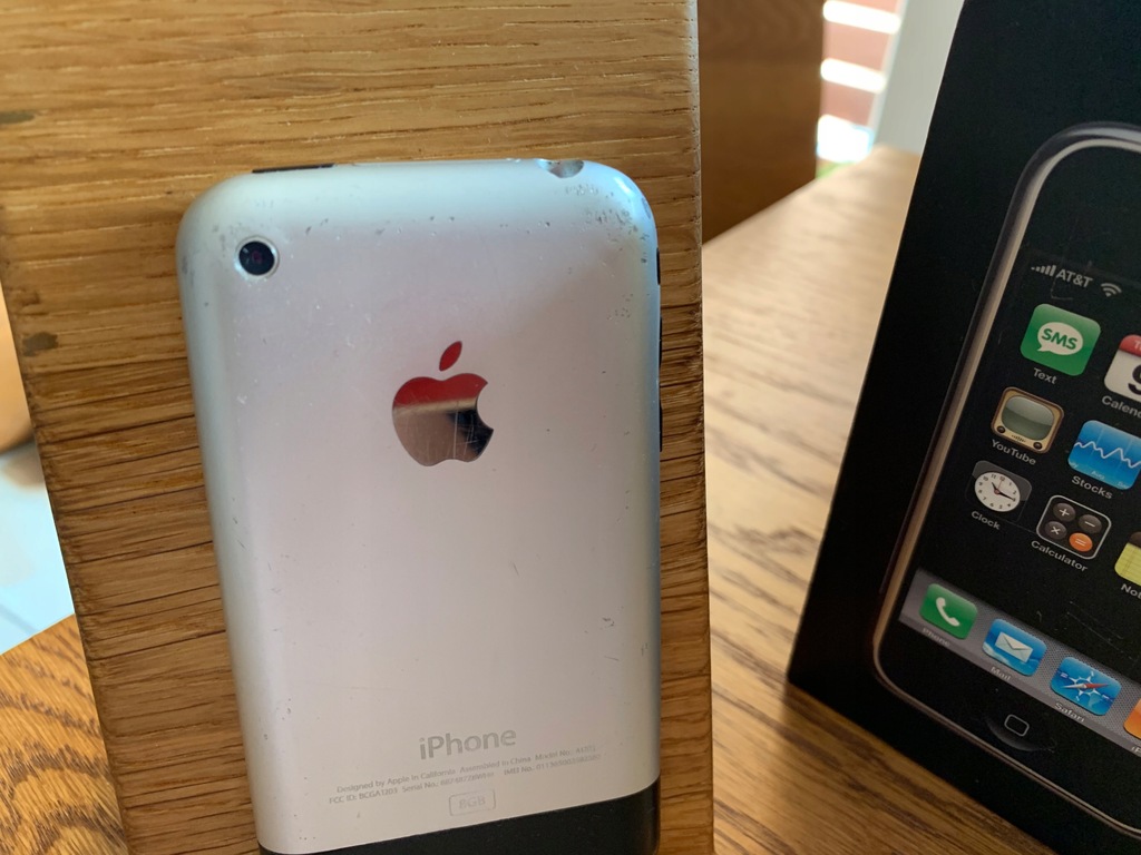 携帯電話本体 Apple iPhone2g Yahoo!オークション - 【日本未発売】Apple iPhone2g 8GB iPhone初代