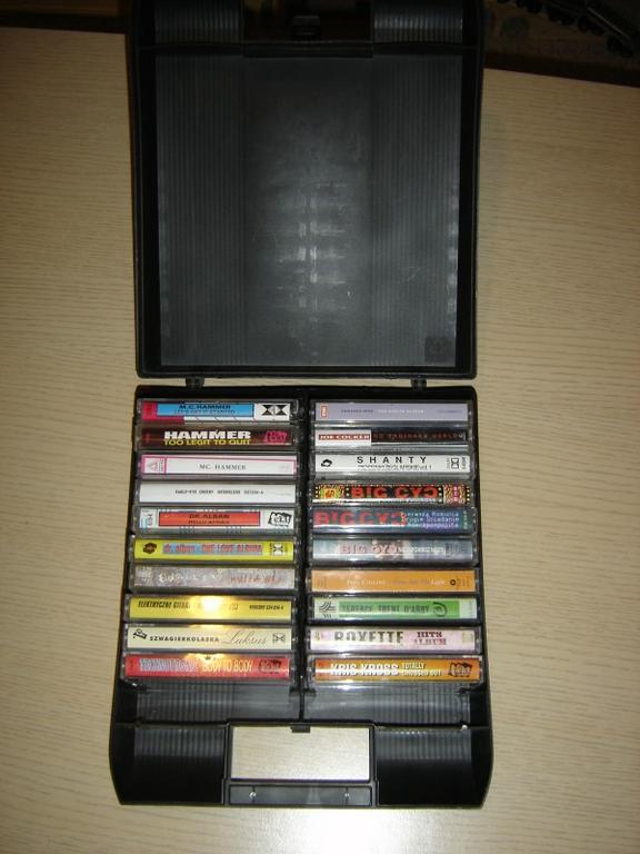 Kolekcja kaset magnetofonowych - m.in. Big Cyc