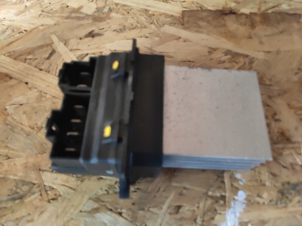 Jeep Grand Cherokee WK 3.0 CRD Rezystor opornica 9138135726