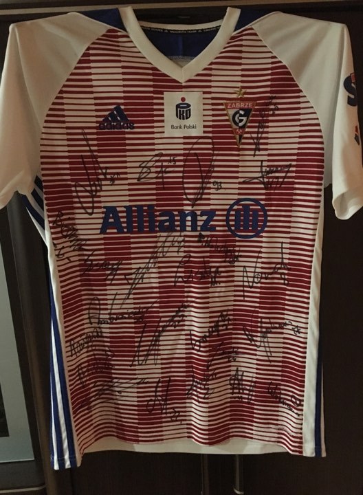 Koszulka Górnik Zabrze z autografami zawodników.