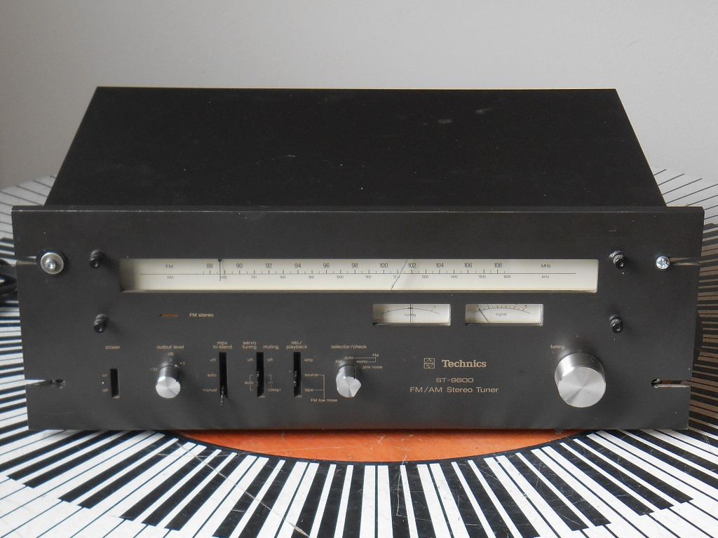 Technics ST-9600 . 0519