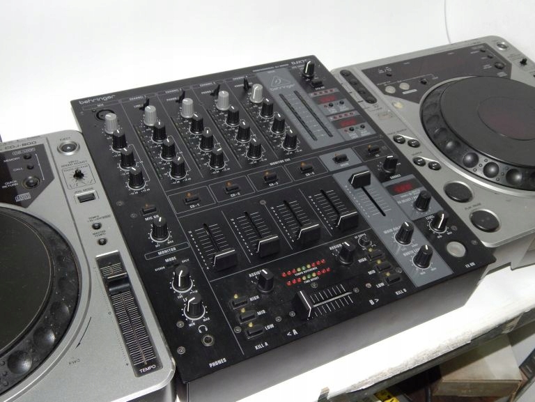 MIKSER BEHRINGER DJX750 + 2X PIONEEER CDJ-800