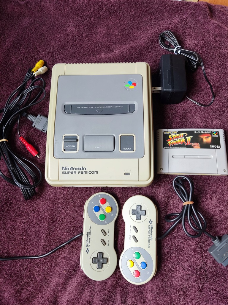 Konsola Super Famicom+2 pady+kable+gra