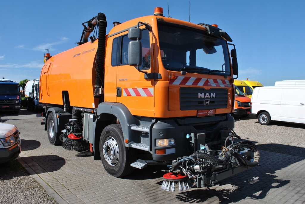 MAN TGA Zamiatarka BUCHER OmniFant 80 L/R 2Silniki