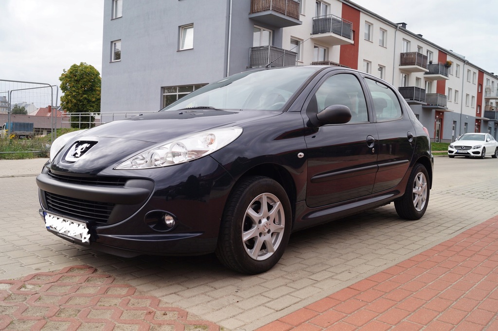 Peugeot 206 2010 r Nowy model 1.4 benzyna 5 drzwi