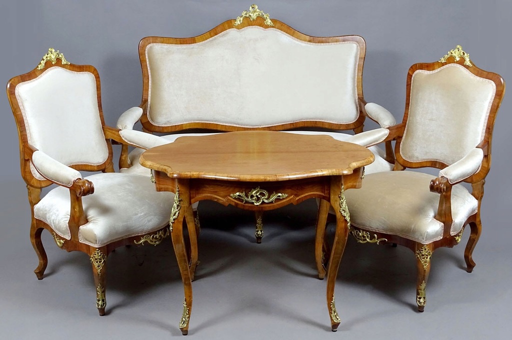 Komplet mebli do salonu w stylu drezdeńskim