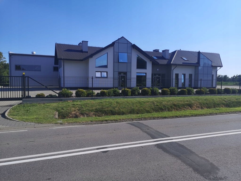 Magazyny i hale, Bochnia (gm.), 1400 m²