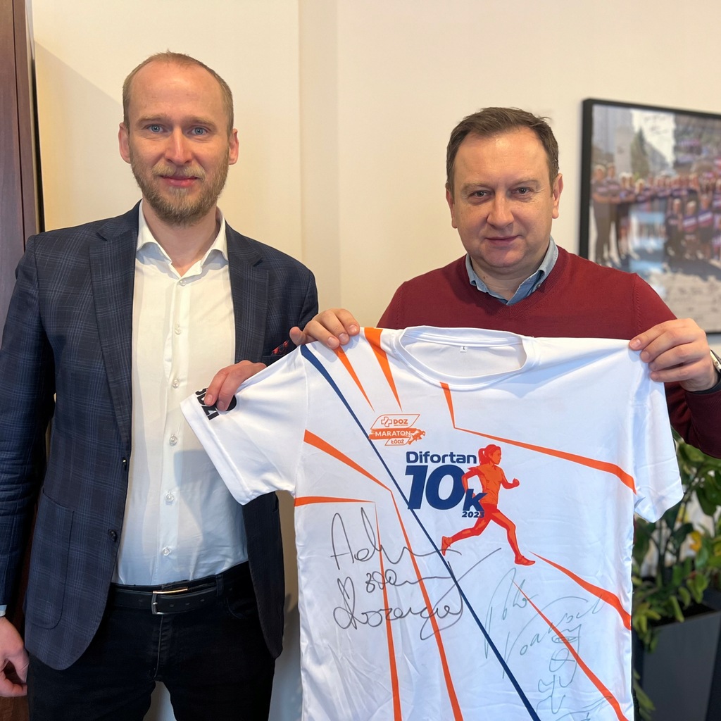 Koszulka z autografami sportowców Roberta Korzeniowskiego i Adama Kszczota