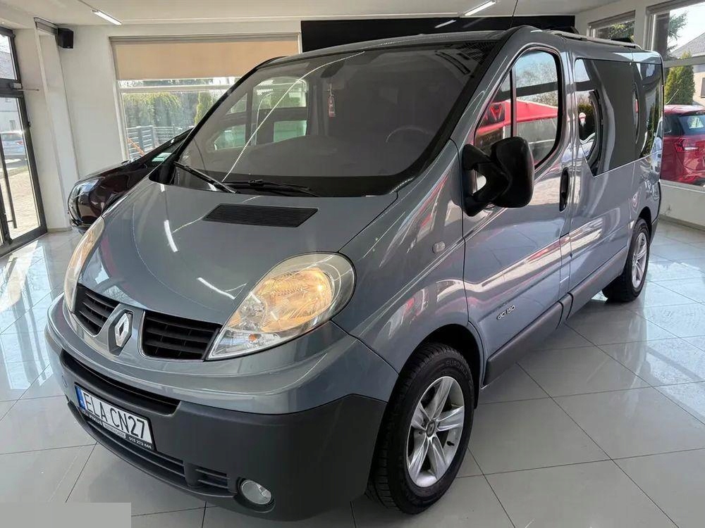 Renault Trafic L1H1 Passenger Lux 2.5 Diesel 145KM 2011r
