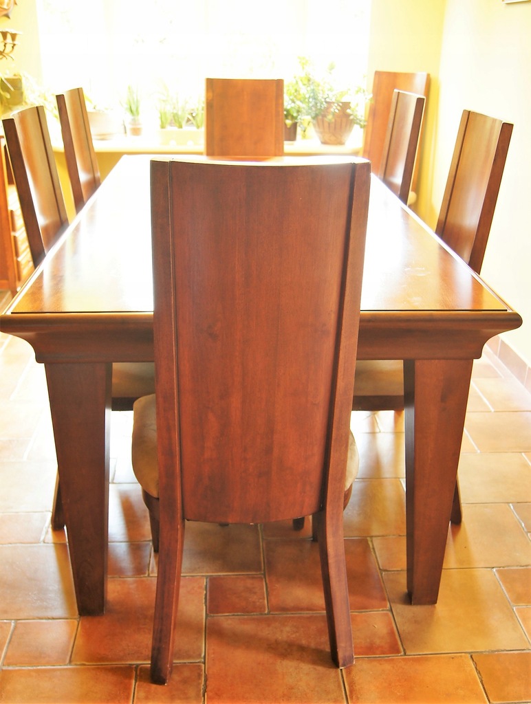 Jadalnia z drewna egzotycznego - stół + 8 krzeseł