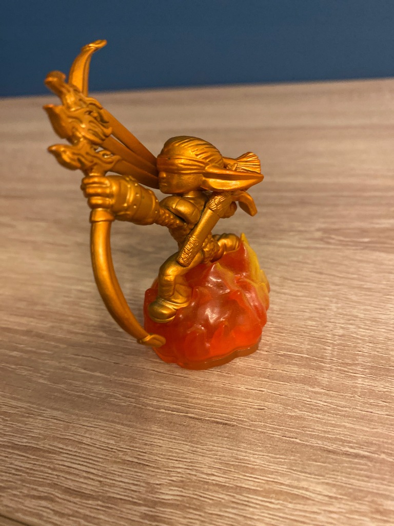 Skylanders figurka Giants Jade Flameslinger Gold