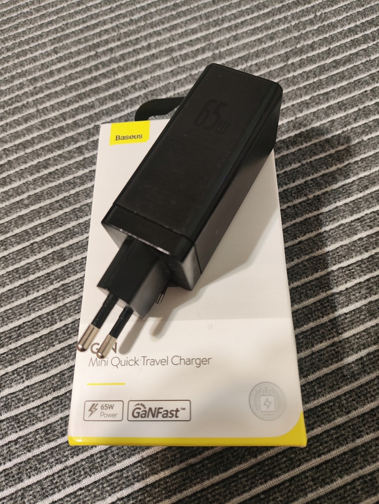 Ładowarka sieciowa CCGAN-B01 , USB typ C uniwersalna 3000 mA GAN 65W