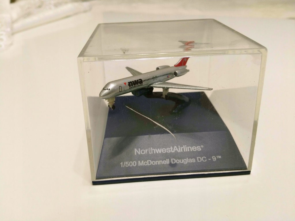 Купить Модель самолета DC 9 Northwest Airlines 1-500: отзывы, фото, характеристики в интерне-магазине Aredi.ru