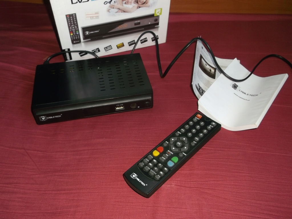 DEKODER Cabletech URZ0083Q + pilot