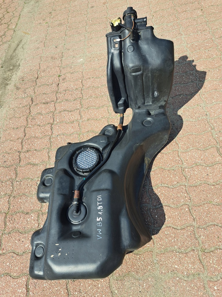 ZBIORNIK PALIWA BAK 3B0201021 AG VW PASSAT B5 1,9 TDI