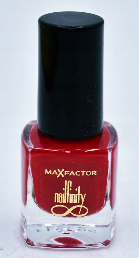 4739-50 .MAX FACTOR... k#o LAKIER DO PAZNOKCI 549