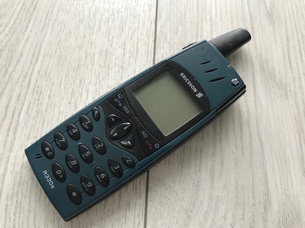 Wyprzedaz Kolekcji Ericsson R320s Unikat.