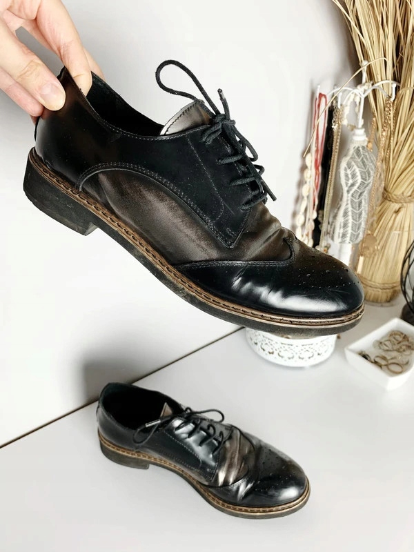 włoskie skórzane buty oksfordy lakierowane
