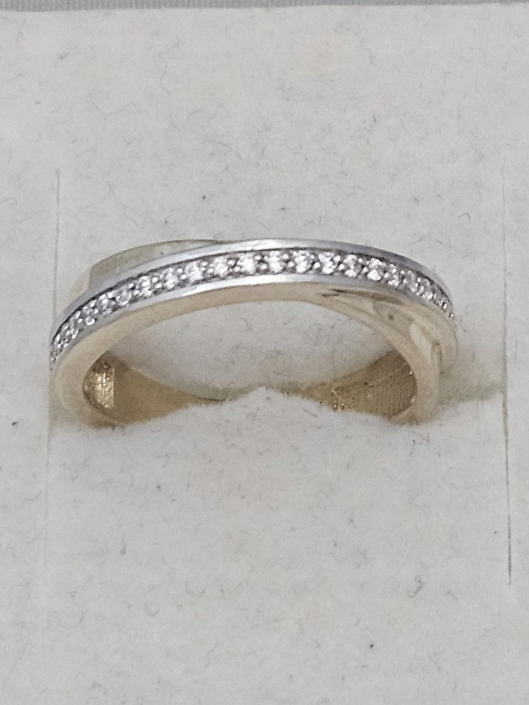 Złoty pierścionek 3,35 g