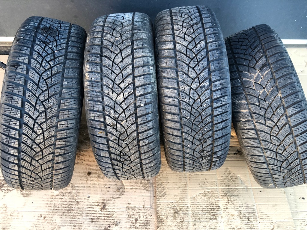 NAPINACZ PASKA VOLVO ✔️21549016