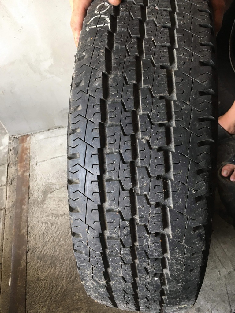 AGILIS 81 215/65 R 16C