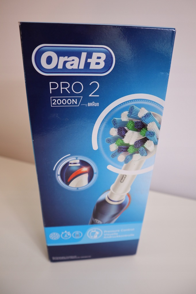 SZCZOTECZKA ELEKTRYCZNA BRAUN ORAL-B PRO 2 2000 N