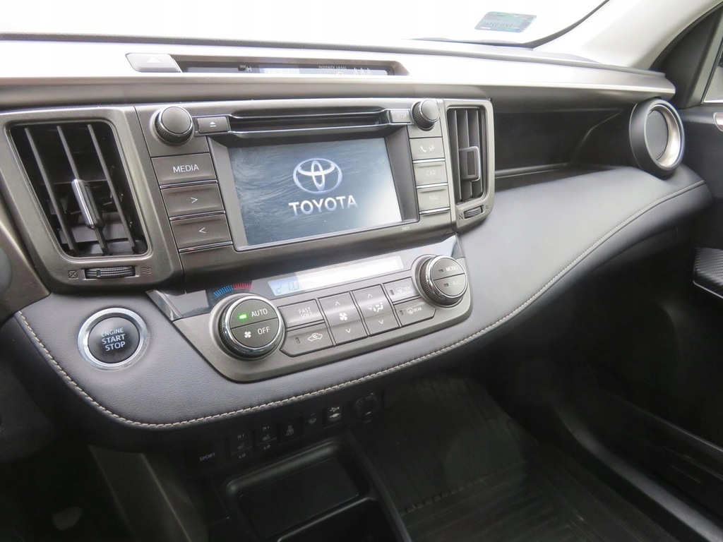 Купить Toyota RAV 4 2.0 D-4D, автосалон Польша, авторизованный сервисный центр: отзывы, фото, характеристики в интерне-магазине Aredi.ru